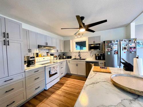 3 Wildwood Trail, Marathon, ON - Indoor Photo Showing Kitchen