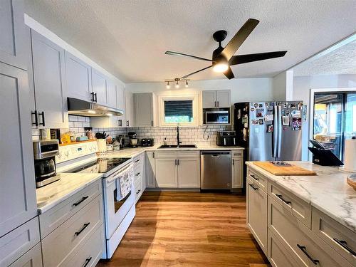 3 Wildwood Trail, Marathon, ON - Indoor Photo Showing Kitchen