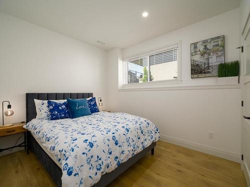 135 Cavesson Way, Kamloops, BC - Indoor Photo Showing Bedroom