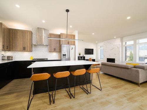 135 Cavesson Way, Kamloops, BC - Indoor Photo Showing Kitchen With Upgraded Kitchen