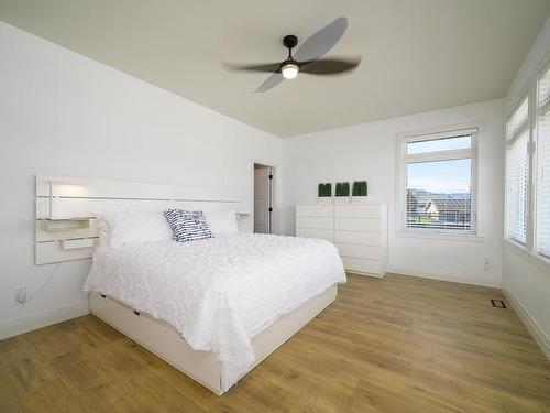 135 Cavesson Way, Kamloops, BC - Indoor Photo Showing Bedroom