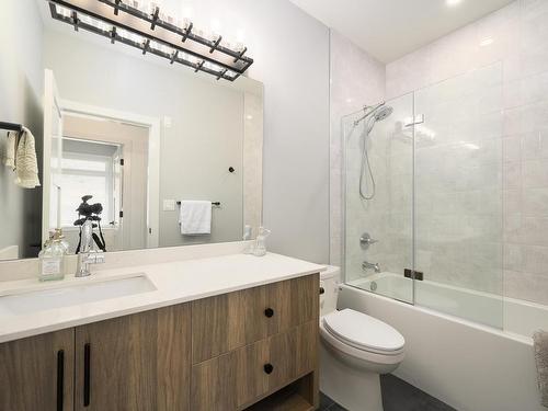 135 Cavesson Way, Kamloops, BC - Indoor Photo Showing Bathroom