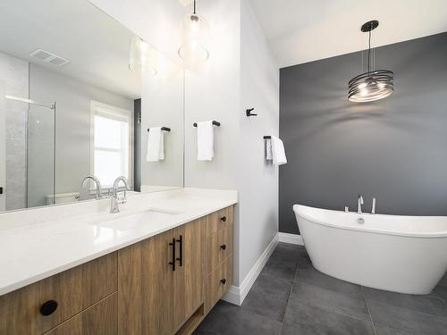 135 Cavesson Way, Kamloops, BC - Indoor Photo Showing Bathroom