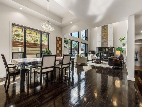 19-1651 Valleyview Drive, Kamloops, BC - Indoor Photo Showing Dining Room