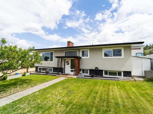 1515 Robinson Cres, Kamloops, BC - Outdoor With Facade