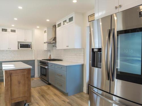 1515 Robinson Cres, Kamloops, BC - Indoor Photo Showing Kitchen With Upgraded Kitchen