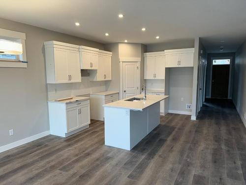 1618 Pine Street, Merritt, BC - Indoor Photo Showing Kitchen