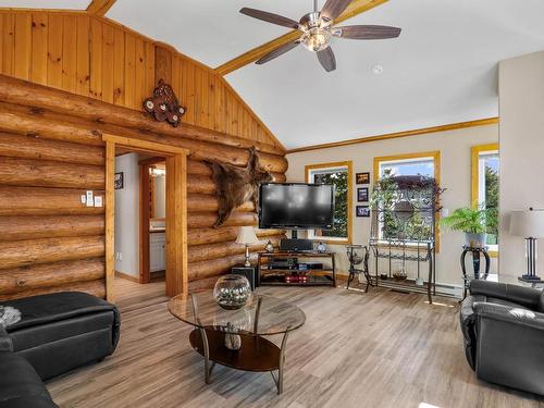 4761 Atwater Road, Logan Lake, BC - Indoor