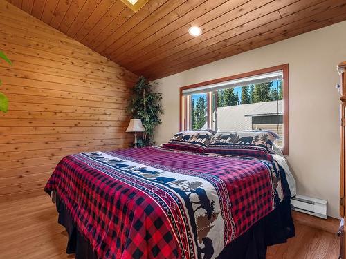 4761 Atwater Road, Logan Lake, BC - Indoor Photo Showing Bedroom