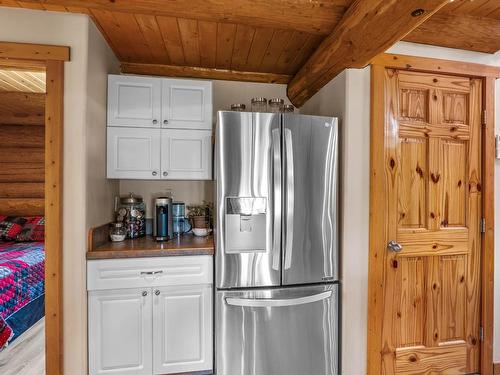 4761 Atwater Road, Logan Lake, BC - Indoor Photo Showing Kitchen