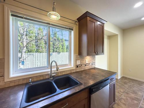 2454 Sunset Drive, Kamloops, BC - Indoor Photo Showing Kitchen With Double Sink