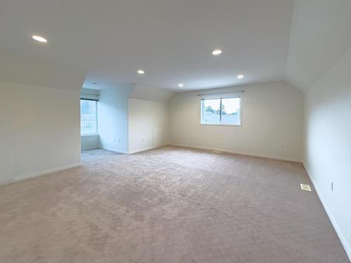 2454 Sunset Drive, Kamloops, BC - Indoor Photo Showing Other Room