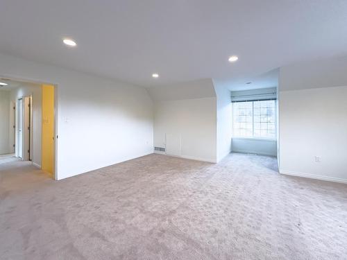 2454 Sunset Drive, Kamloops, BC - Indoor Photo Showing Other Room