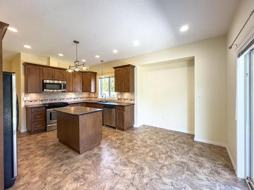 2454 Sunset Drive, Kamloops, BC - Indoor Photo Showing Kitchen With Upgraded Kitchen