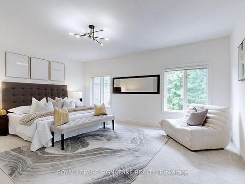 2238 Lyndhurst Dr, Oakville, ON - Indoor Photo Showing Bedroom