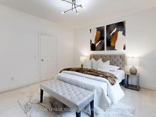 2238 Lyndhurst Dr, Oakville, ON - Indoor Photo Showing Bedroom