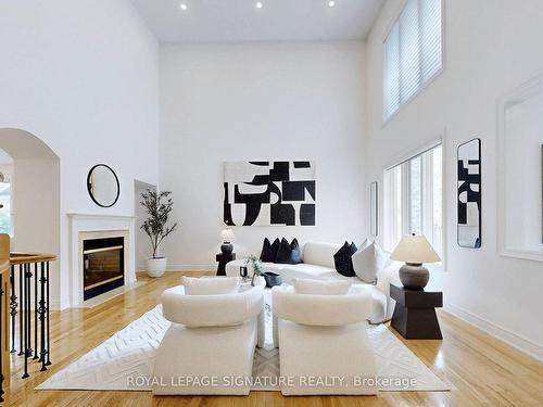 2238 Lyndhurst Dr, Oakville, ON - Indoor Photo Showing Living Room With Fireplace