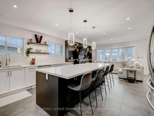 26 Vanderbrent Cres, Toronto, ON - Indoor Photo Showing Kitchen With Upgraded Kitchen