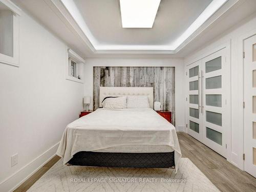 26 Vanderbrent Cres, Toronto, ON - Indoor Photo Showing Bedroom