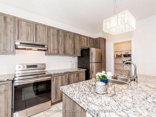 627 Wild Rye St, Waterloo, ON - Indoor Photo Showing Kitchen With Double Sink