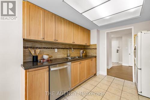 101 - 1155 Bough Beeches Boulevard, Mississauga (Rathwood), ON - Indoor Photo Showing Kitchen With Double Sink