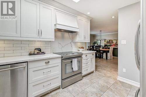 1242 Kensington Park Road, Oakville (Iroquois Ridge South), ON - Indoor Photo Showing Kitchen With Upgraded Kitchen