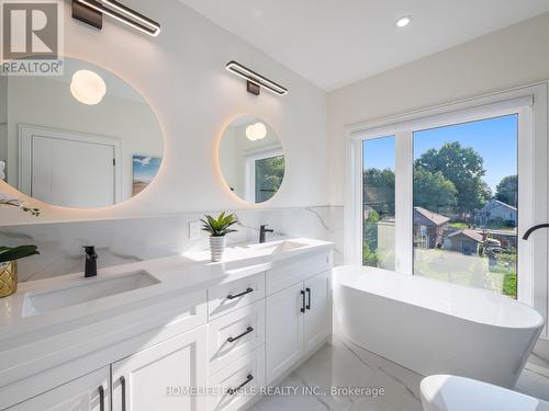 48 Atlee Avenue, Toronto (Birchcliffe-Cliffside), ON - Indoor Photo Showing Bathroom