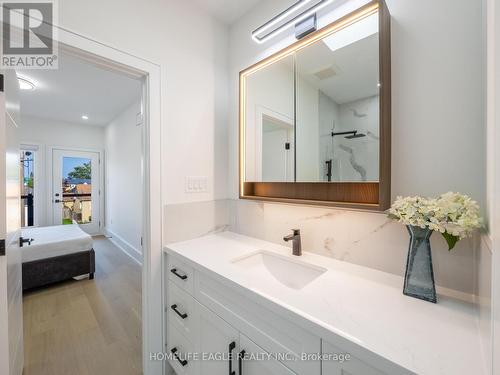 48 Atlee Avenue, Toronto (Birchcliffe-Cliffside), ON - Indoor Photo Showing Bathroom