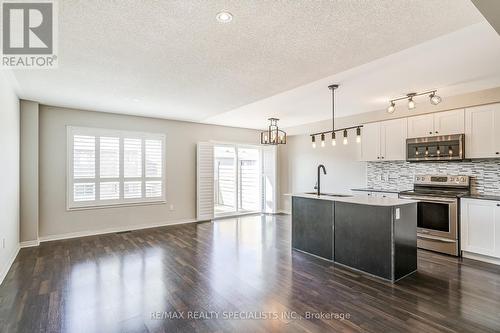 119 Rutherford Road, Bradford West Gwillimbury, ON - Indoor Photo Showing Kitchen With Stainless Steel Kitchen With Upgraded Kitchen