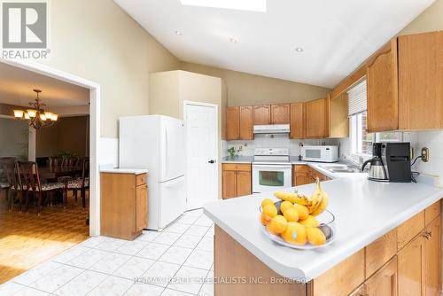 2582 Ambercroft Trail, Mississauga (Central Erin Mills), ON - Indoor Photo Showing Kitchen