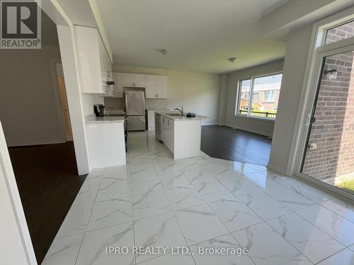 14 Ludlow Drive, Barrie, ON - Indoor Photo Showing Kitchen