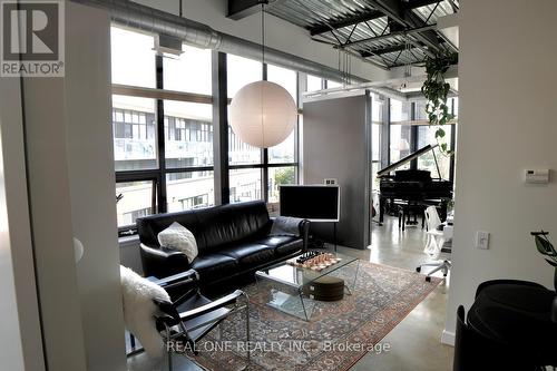 Ph7 - 363 Sorauren Avenue, Toronto (Roncesvalles), ON - Indoor Photo Showing Living Room