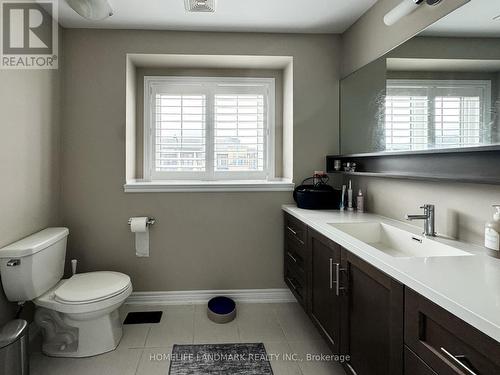 371 Wheat Boom Drive, Oakville, ON - Indoor Photo Showing Bathroom