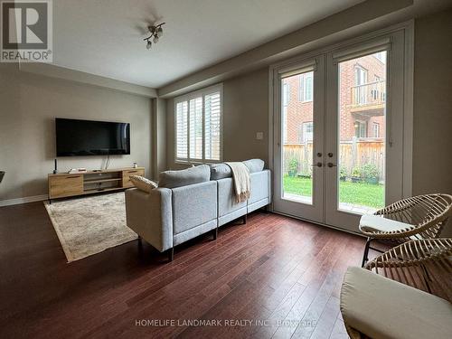 371 Wheat Boom Drive, Oakville, ON - Indoor Photo Showing Living Room