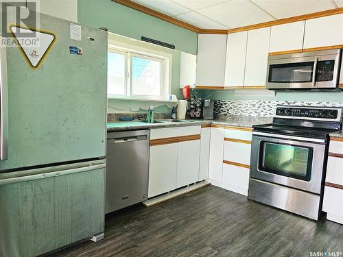 1802 102Nd Street, North Battleford, SK - Indoor Photo Showing Kitchen