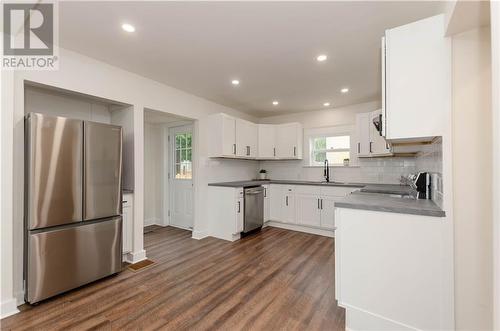 318 High Street, Moncton, NB - Indoor Photo Showing Kitchen With Upgraded Kitchen