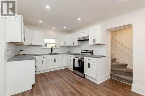 318 High Street, Moncton, NB - Indoor Photo Showing Kitchen With Upgraded Kitchen