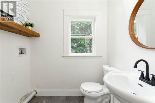 318 High Street, Moncton, NB - Indoor Photo Showing Bathroom