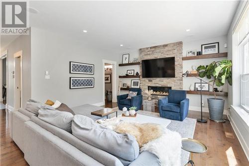 22 Annfield Court, Moncton, NB - Indoor Photo Showing Living Room