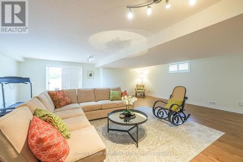 58 - 505 Blue Jay Drive, London, ON - Indoor Photo Showing Living Room