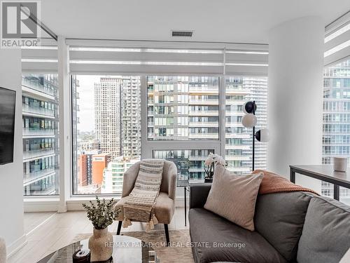 2709 - 55 Mercer Street, Toronto, ON - Indoor Photo Showing Living Room