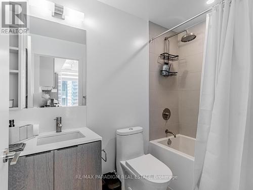 2709 - 55 Mercer Street, Toronto, ON - Indoor Photo Showing Bathroom