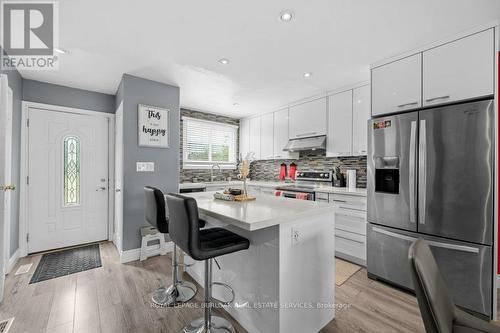 55 - 120 Quigley Road, Hamilton (Vincent), ON - Indoor Photo Showing Kitchen With Upgraded Kitchen