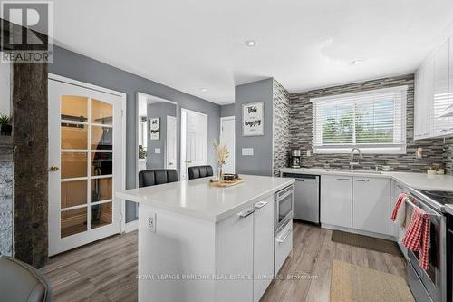 55 - 120 Quigley Road, Hamilton (Vincent), ON - Indoor Photo Showing Kitchen With Upgraded Kitchen