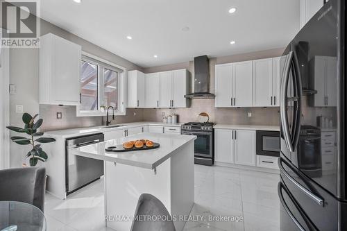 93 Truro Circle, Brampton, ON - Indoor Photo Showing Kitchen