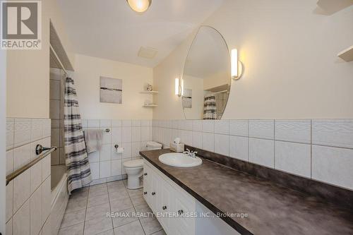 19 Jaymar Place, Toronto (Humberlea-Pelmo Park), ON - Indoor Photo Showing Bathroom