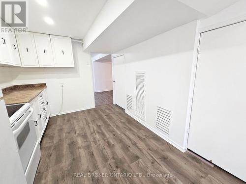 Lower - 1306 Leighland Road, Burlington, ON - Indoor Photo Showing Kitchen