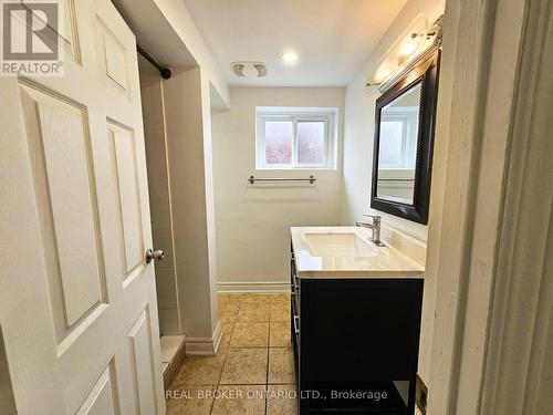 Lower - 1306 Leighland Road, Burlington, ON - Indoor Photo Showing Bathroom