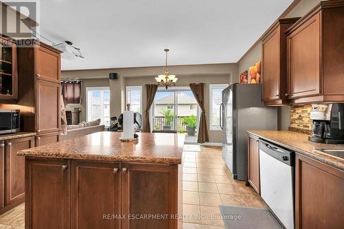 61 Provident Way, Hamilton (Mount Hope), ON - Indoor Photo Showing Kitchen