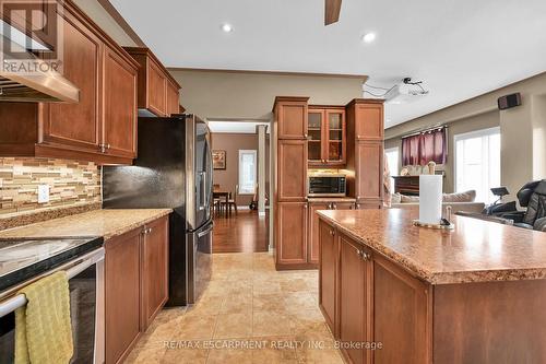 61 Provident Way, Hamilton (Mount Hope), ON - Indoor Photo Showing Kitchen